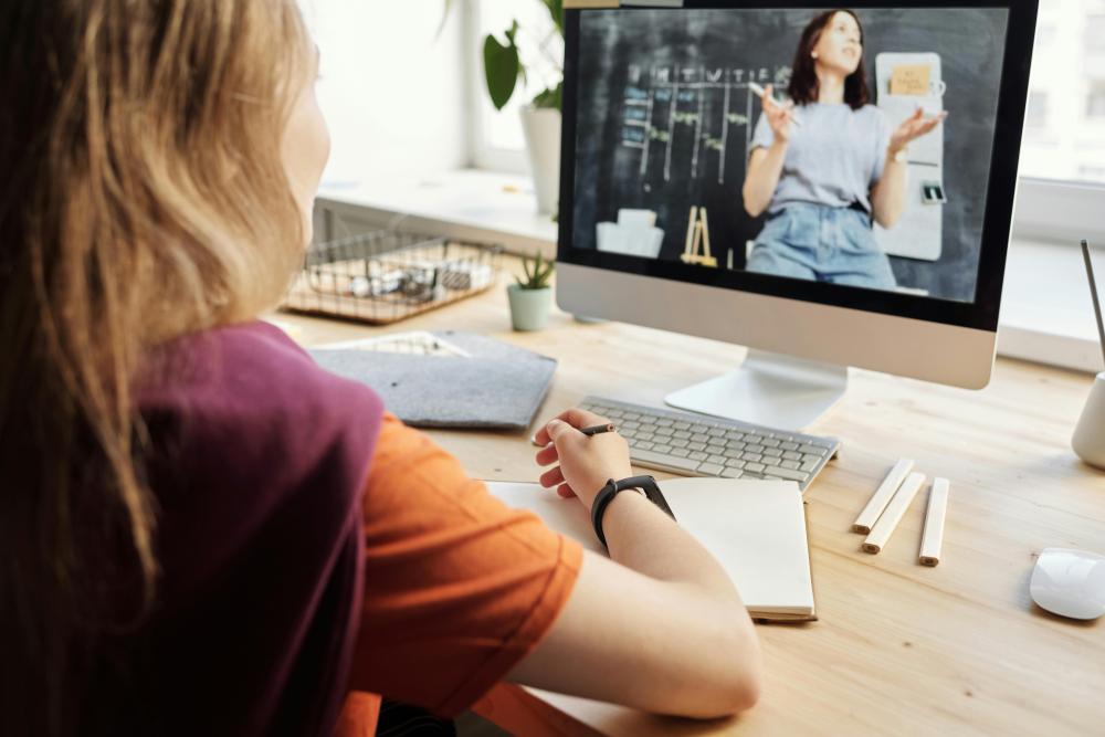 10 Crucial Tips for Translating Your E-Learning Course